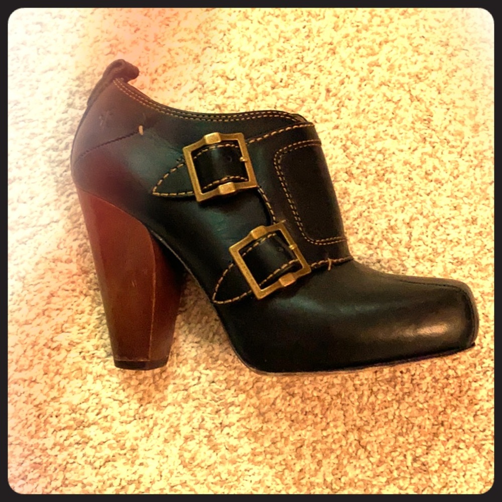 Frye Maria Ankle Booties 6.5 Black Buckle Heels